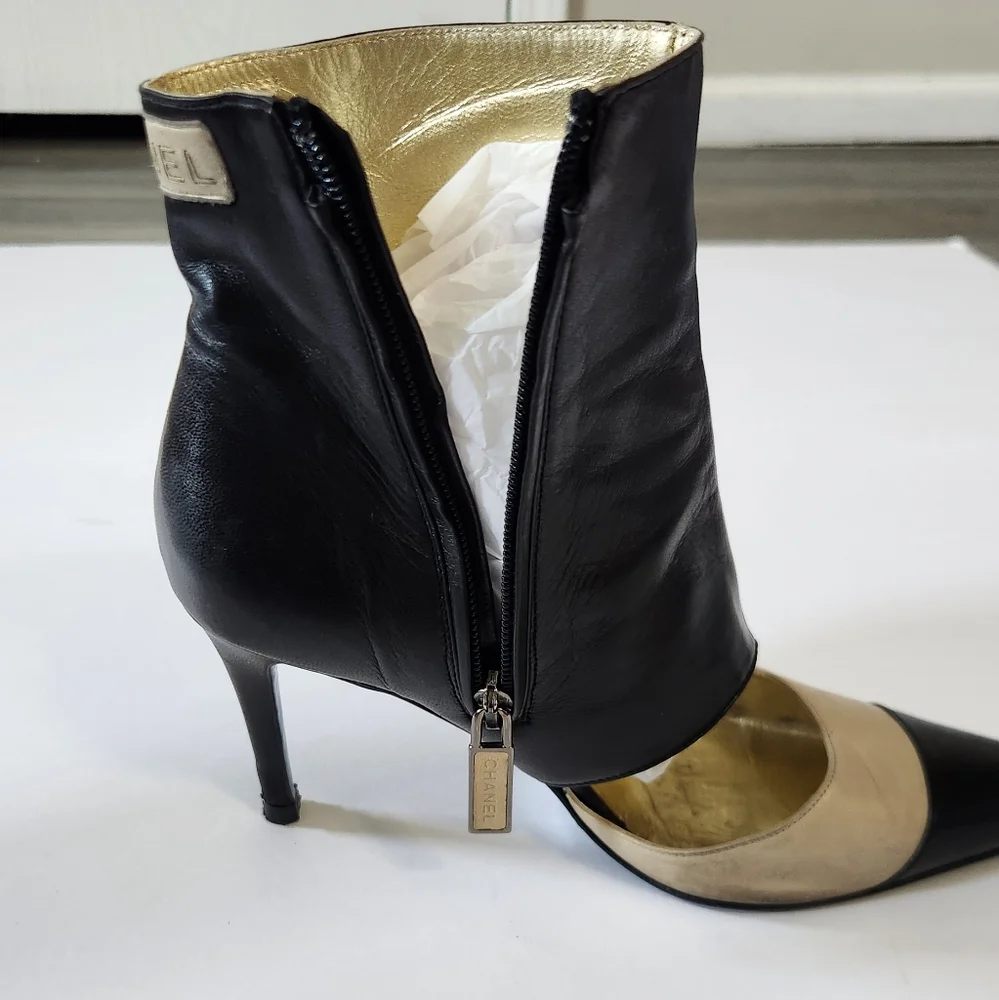 CHANEL Black and Cream‎ Heeled Boots
